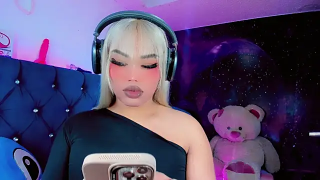 Alannys xHotx online show from February 27, 2026, 11:37 pm