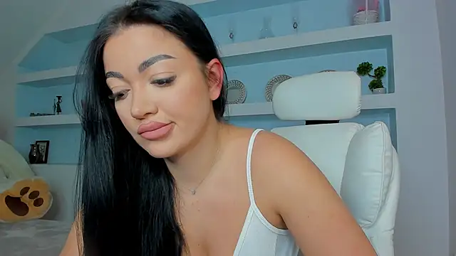 juliexxx online show from November 13, 2025, 6:01 pm