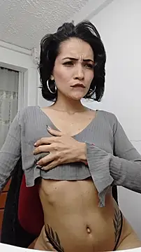 chloehanna online show from October 28, 2025, 7:24 pm