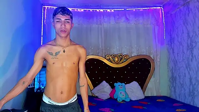 Snapshot of boyswantingplay chatting on February 26, 2026, 5:35 pm boyswantingplay online show from February 26, 2026, 5:35 pm