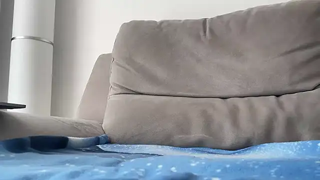 LukaShyGuy online show from April 15, 2026, 11:38 am