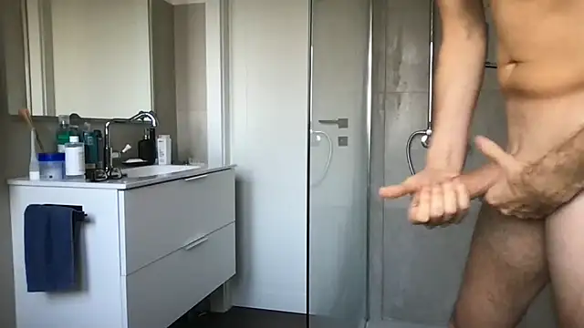 LukaShyGuy online show from November 6, 2025, 7:12 am