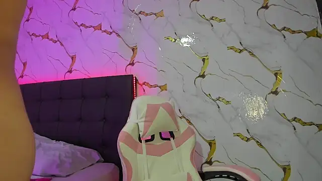 Scarlet DLuce online show from March 30, 2026, 9:00 am