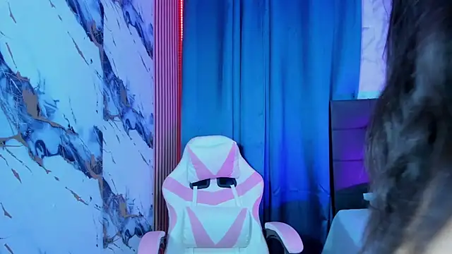 Scarlet DLuce online show from March 17, 2026, 9:01 am