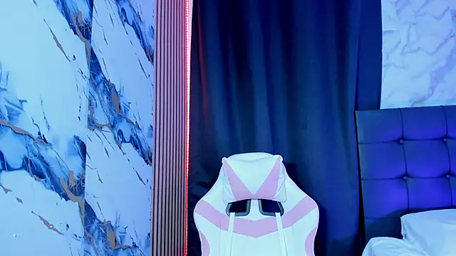 Scarlet DLuce online show from January 6, 2026, 9:02 am