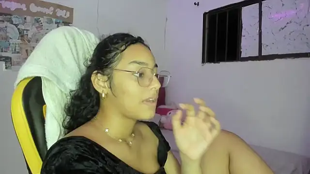 emily stars1 online show from April 7, 2026, 1:29 am