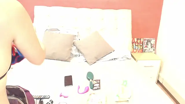 Snapshot of Samantha__Benet chatting on November 8, 2025, 7:28 pm Samantha Benet online show from November 8, 2025, 7:28 pm