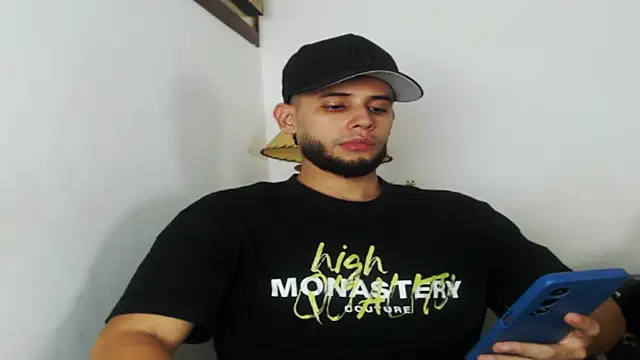 Snapshot of Maxcole_07 chatting on October 24, 2025, 9:14 pm Maxcole 07 online show from October 24, 2025, 9:14 pm