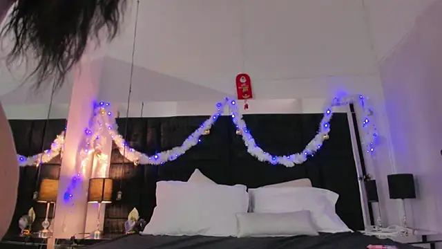 Snapshot of EmmadaSilva chatting on November 24, 2025, 6:52 pm EmmadaSilva online show from November 24, 2025, 6:52 pm