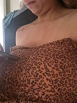 Bruninhadeusa online show from December 15, 2025, 10:32 am