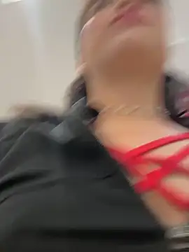 Snapshot of LisaMartinez34 chatting on November 19, 2025, 4:18 pm LisaMartinez34 online show from November 19, 2025, 4:18 pm