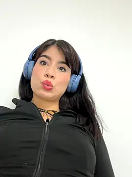 Snapshot of LisaMartinez34 chatting on November 4, 2025, 8:56 pm LisaMartinez34 online show from November 4, 2025, 8:56 pm