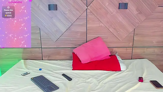 RosseDeAmore online show from January 13, 2026, 7:07 pm