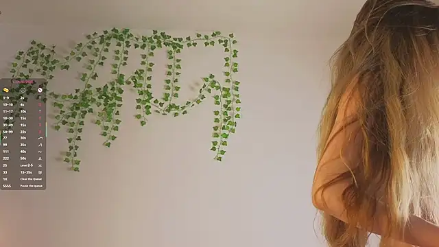 KissyCloud online show from November 14, 2025, 10:08 am