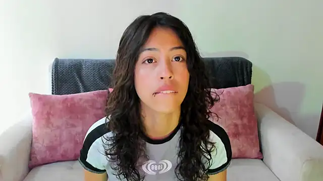 Snapshot of emily_jonessxx chatting on November 15, 2025, 6:12 pm emily jonessxx online show from November 15, 2025, 6:12 pm