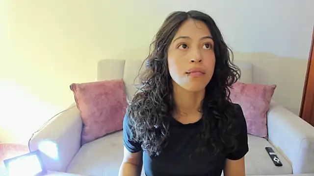 Snapshot of emily_jonessxx chatting on October 28, 2025, 7:13 pm emily jonessxx online show from October 28, 2025, 7:13 pm