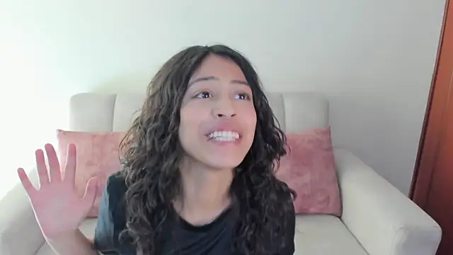 Snapshot of emily_jonessxx chatting on November 2, 2025, 7:52 pm emily jonessxx online show from November 2, 2025, 7:52 pm