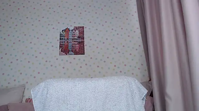 Snapshot of little_paw_ chatting on November 21, 2025, 6:23 am little paw online show from November 21, 2025, 6:23 am