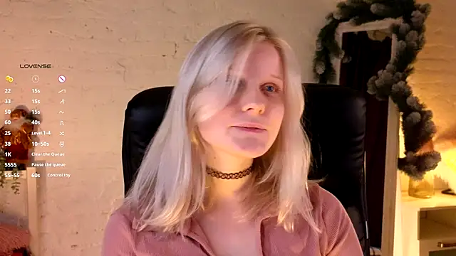 Snapshot of ShineJoan chatting on December 4, 2025, 9:36 pm ShineJoan online show from December 4, 2025, 9:36 pm