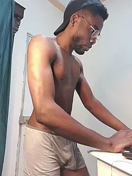 Snapshot of Suamyst_25 chatting on November 5, 2025, 5:05 pm Suamyst 25 online show from November 5, 2025, 5:05 pm