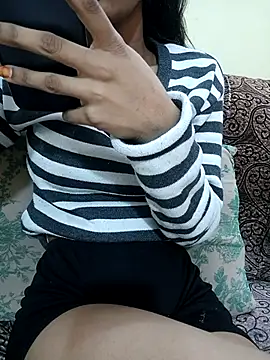 Snapshot of Fuck_me_babyy chatting on November 13, 2025, 3:32 am Fuck me babyy online show from November 13, 2025, 3:32 am