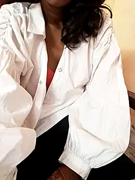 Snapshot of Fuck_me_babyy chatting on October 23, 2025, 6:01 am Fuck me babyy online show from October 23, 2025, 6:01 am