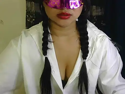 crazy witch online show from October 30, 2025, 5:32 pm