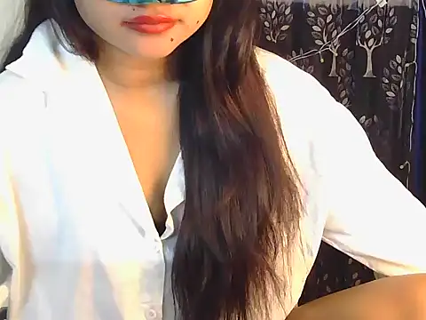 crazy witch online show from November 17, 2025, 6:01 pm