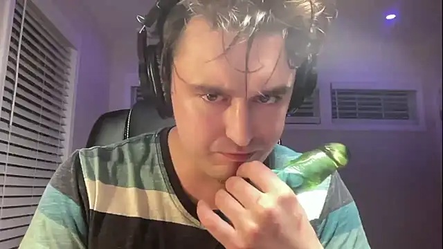 Snapshot of andrenoma427 chatting on November 9, 2025, 2:48 am andrenoma427 online show from November 9, 2025, 2:48 am