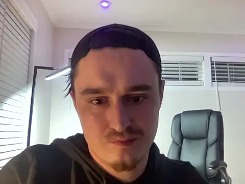 Snapshot of andrenoma427 chatting on November 7, 2025, 4:39 am andrenoma427 online show from November 7, 2025, 4:39 am