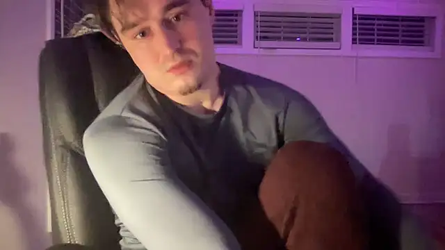 Snapshot of andrenoma427 chatting on October 31, 2025, 3:25 am andrenoma427 online show from October 31, 2025, 3:25 am