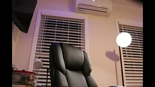 Snapshot of andrenoma427 chatting on November 16, 2025, 3:44 am andrenoma427 online show from November 16, 2025, 3:44 am