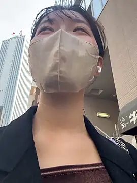 karenchaaan online show from April 12, 2026, 12:58 am