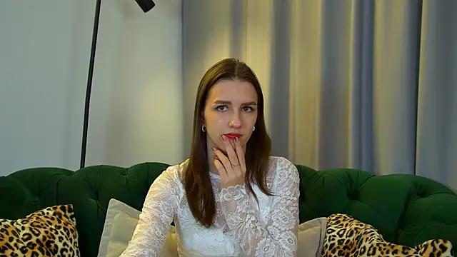 Snapshot of AliceAtkins chatting on November 28, 2025, 6:13 am AliceAtkins online show from November 28, 2025, 6:13 am