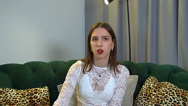 Snapshot of AliceAtkins chatting on November 14, 2025, 6:17 am AliceAtkins online show from November 14, 2025, 6:17 am