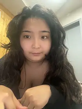 Snapshot of miomyao chatting on December 4, 2025, 5:17 am miomyao online show from December 4, 2025, 5:17 am