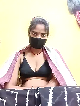 Snapshot of Shreya-750 chatting on November 20, 2025, 11:36 pm Shreya-750 online show from November 20, 2025, 11:36 pm