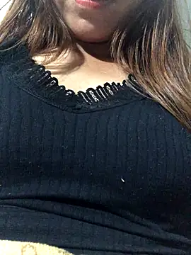 Snapshot of Cherry_sexyy chatting on October 23, 2025, 3:32 pm Cherry sexyy online show from October 23, 2025, 3:32 pm