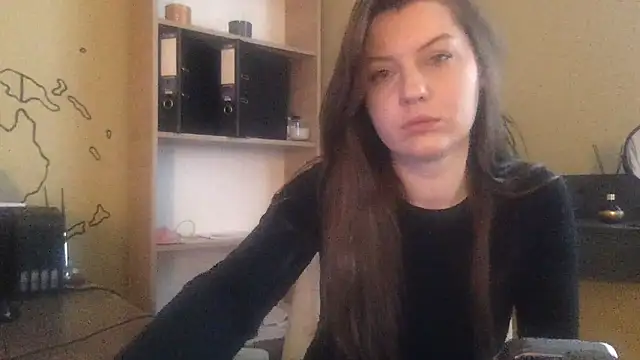 Snapshot of DollyRoma chatting on November 7, 2025, 8:41 am DollyRoma online show from November 7, 2025, 8:41 am