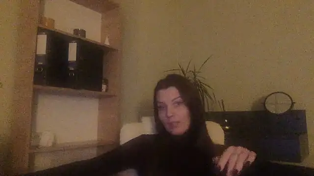 Snapshot of DollyRoma chatting on November 26, 2025, 3:23 pm DollyRoma online show from November 26, 2025, 3:23 pm