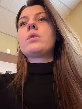 Snapshot of DollyRoma chatting on October 29, 2025, 12:48 pm DollyRoma online show from October 29, 2025, 12:48 pm