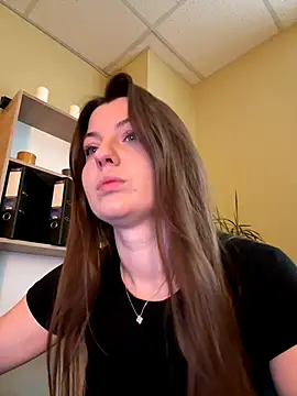 Snapshot of DollyRoma chatting on November 12, 2025, 8:51 am DollyRoma online show from November 12, 2025, 8:51 am