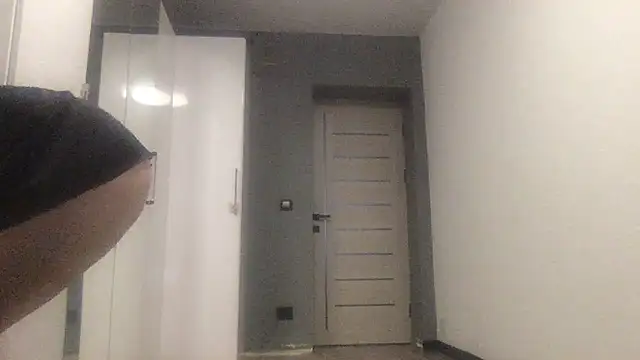 Snapshot of DollyRoma chatting on October 28, 2025, 9:19 am DollyRoma online show from October 28, 2025, 9:19 am