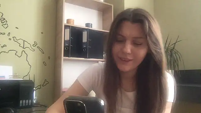 Snapshot of DollyRoma chatting on November 3, 2025, 8:18 am DollyRoma online show from November 3, 2025, 8:18 am