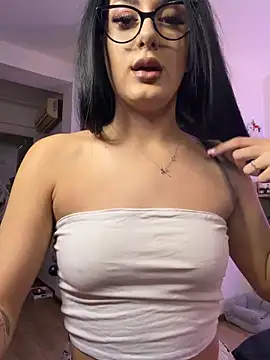 claraseloura online show from December 15, 2025, 7:20 pm