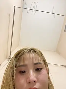 Snapshot of Emma_sexy98 chatting on October 26, 2025, 5:24 pm Emma sexy98 online show from October 26, 2025, 5:24 pm