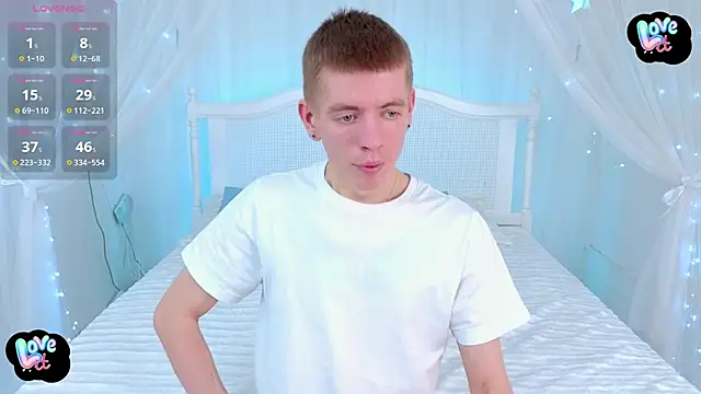 Cristian  Dior online show from February 26, 2026, 6:41 pm