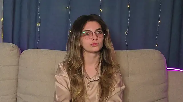 Snapshot of CasandraMickell chatting on November 13, 2025, 8:13 pm CasandraMickell online show from November 13, 2025, 8:13 pm