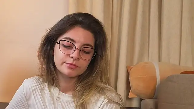 Snapshot of CasandraMickell chatting on November 9, 2025, 8:13 pm CasandraMickell online show from November 9, 2025, 8:13 pm