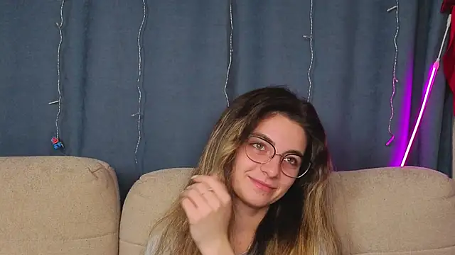 Snapshot of CasandraMickell chatting on November 20, 2025, 6:30 pm CasandraMickell online show from November 20, 2025, 6:30 pm